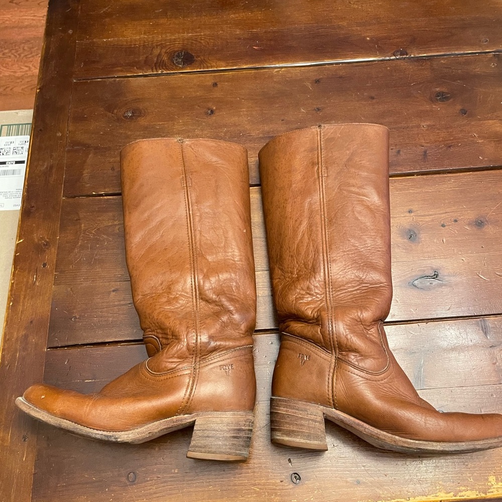 Vintage Frye tall women’s boots. Size 10